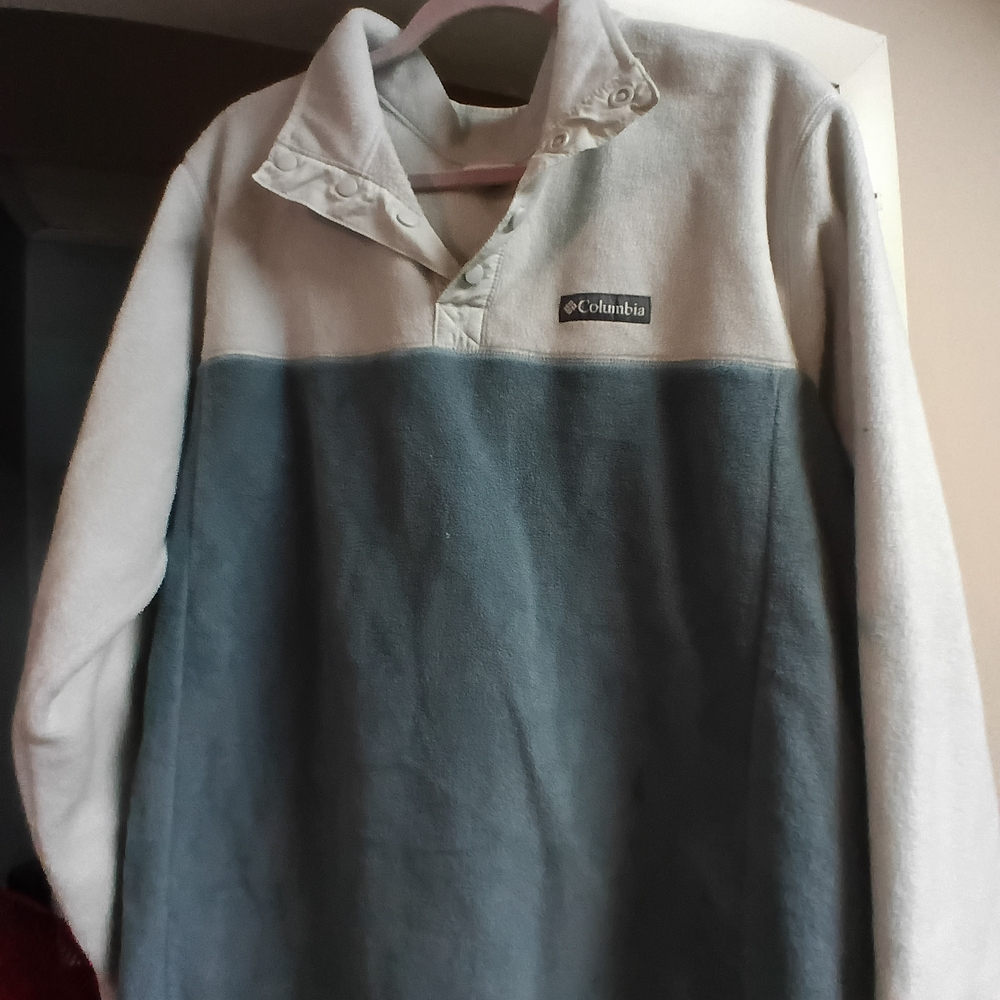 Columbia Blue and White Sweatshirt for Leisure Wear